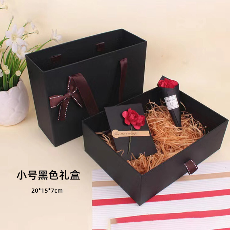 HOT DEAL ของขวัญวันเกิดแฟนฟุตบอลชุดกล่องของขวัญ Star C Ronaldo Messi Neymar หุ่นของขวัญสําหรับชายและ