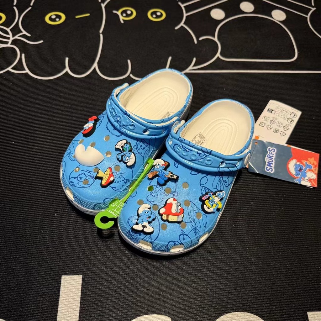 Crocs สเมิร์ฟ รองเท้าแตะสำหรับเด็กและผู้ใหญ่ สวมใส่งานเล่นชายหาด