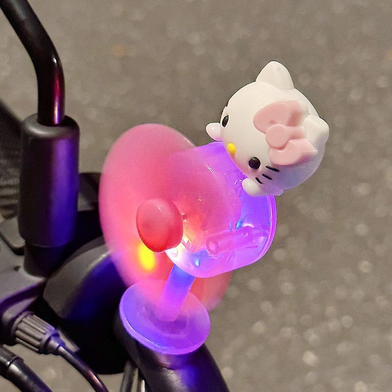 HelloKitty风力发光小风车电动车装饰配件旋转摩托车解压车载摆件Electric bike mini wind bike decoration motorcycle bike healing s