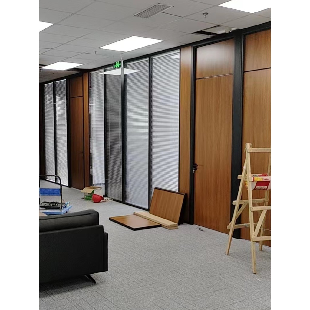 สํานักงานพาร์ทิชันกระจกผนังอลูมิเนียมโปรไฟล์ Double-Layer Tempered High Partition Frosted Louver Par