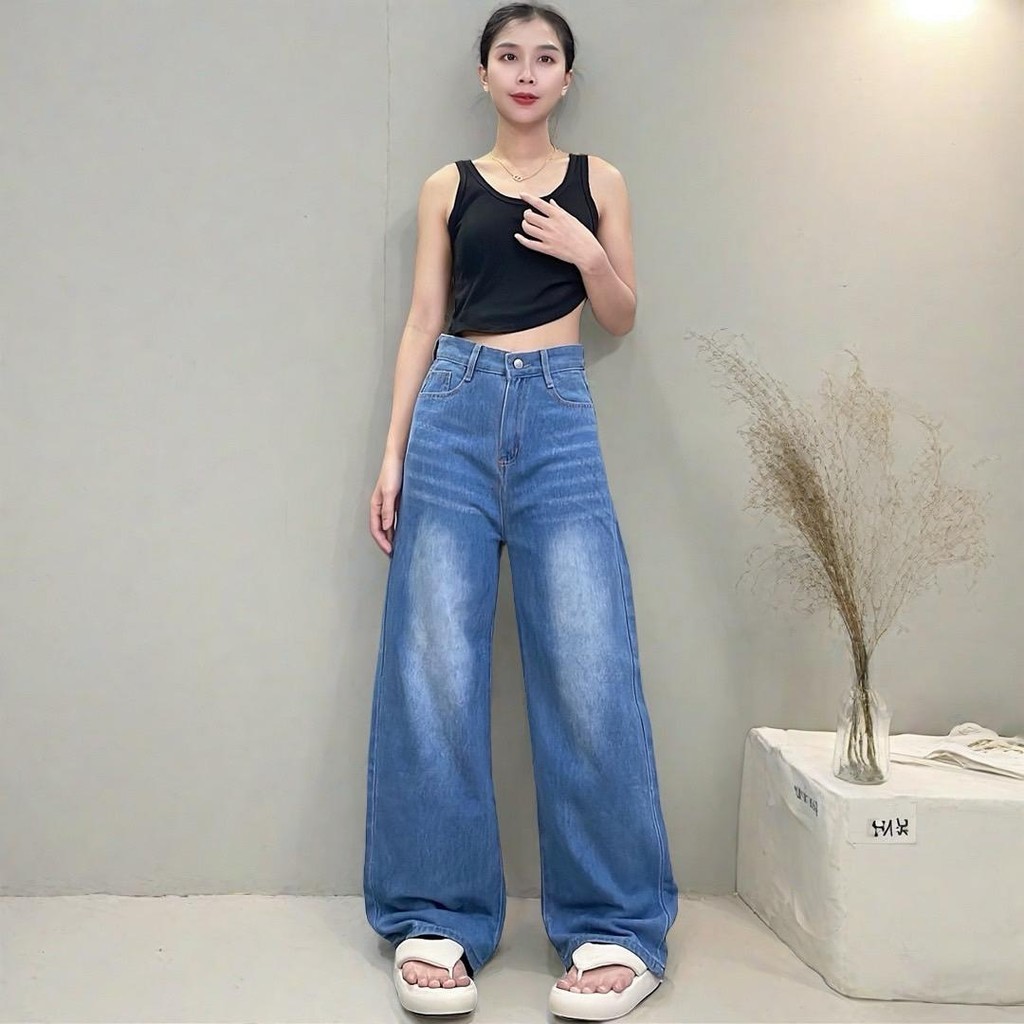 MAX JEANS กางเกงยีนส์กระบอกกลางเอวสูง ผ้านิ่มสียีนส์อ่อน เเต่งเฟด 68016