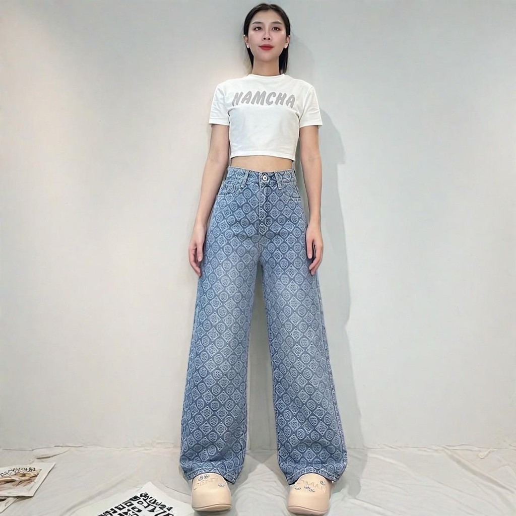 NAMCHA กางเกงยีนส์  กางเกงยีนส์ทรงกระบอกกลาง ผ้าทอลายหัวใจ 315