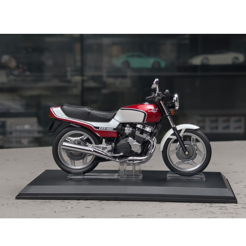Aoshima Aoshima 1/12 Honda CBX 400F รถจักรยานยนต์สําเร็จรูปรุ่นสีแดงสีขาวสีฟ้าคอลเลกชันของขวัญให้