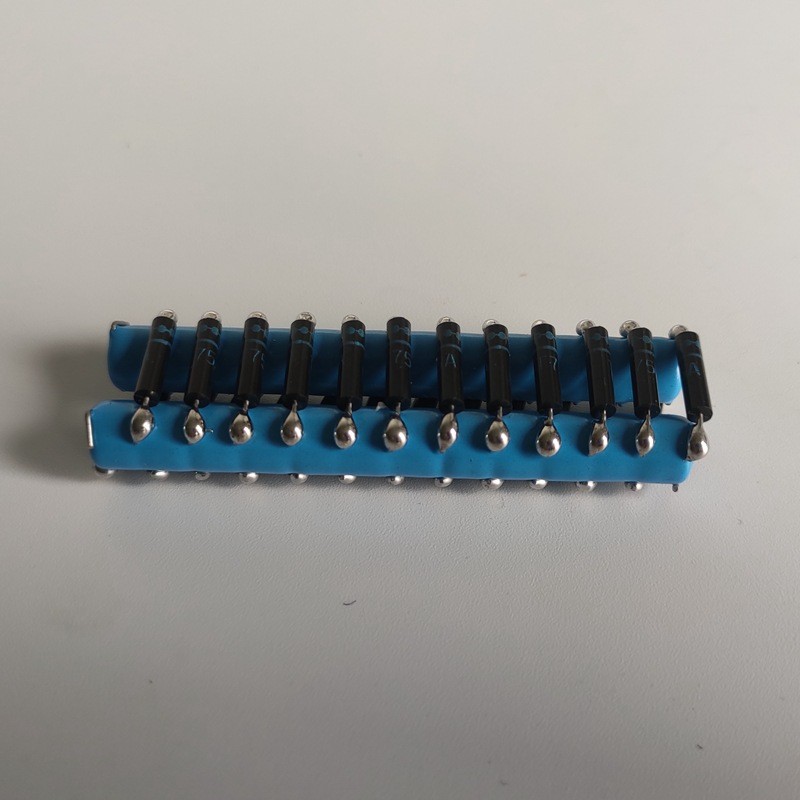 ความถี่สูงแรงดันสูงเซรามิคตัวเก็บประจุ String โมดูล 20KV471K ไฟฟ้าสถิตพ่นอุปกรณ์เซรามิค Capacitor St