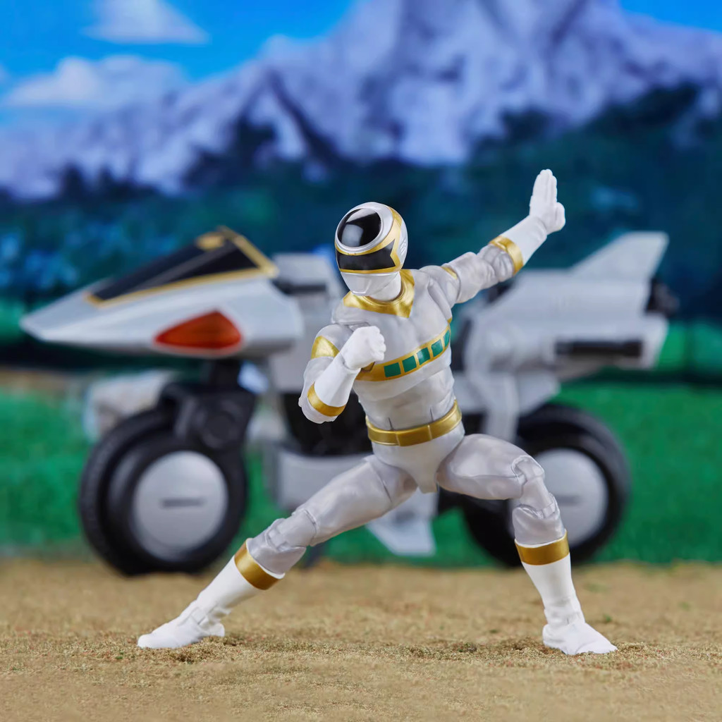 Hasbro PowerRange PowerRange Lightning Collection Extraordinary Team Space Silver Warrior 20 ซม.Action Figure