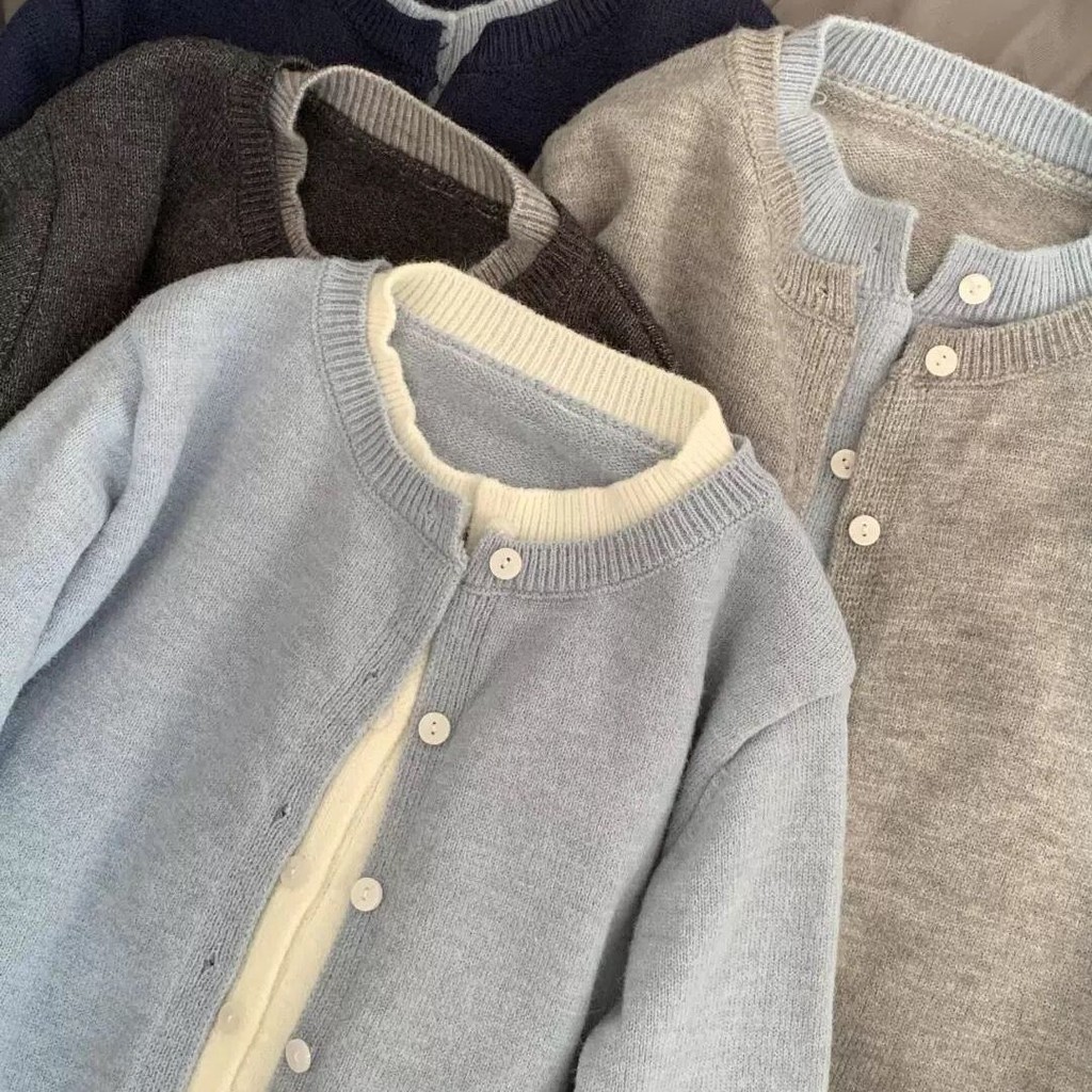 เสื้อกันหนาว เกาหลีปลายฤดูใบไม้ร่วงสีตัดกันปลอมสองชิ้นสีเทาถักผู้หญิงขี้เกียจระดับไฮเอนด์เสื้อกันหนาวด้านนอก