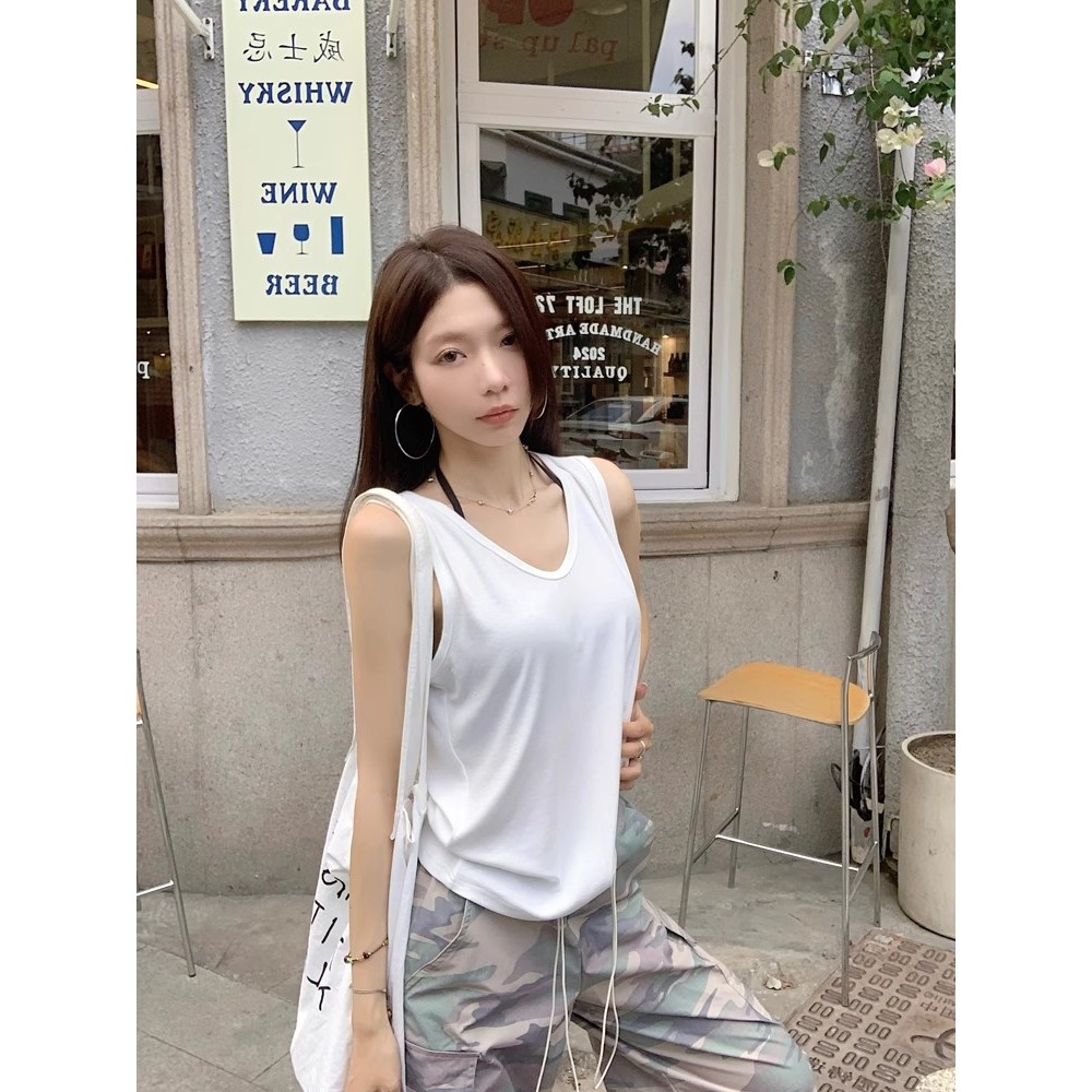 Moses Queen/Queen of Mercy เสื้อกล้ามคอวีแขนกุดทรงเข้ารูปสไตล์อเมริกันสำหรับผู้หญิงในช่วงฤดูร้อนปี 2025 แบบใหม่สวมใส่ด้านนอกแบบไฮเอนด์เสื้อตัวเล็ก