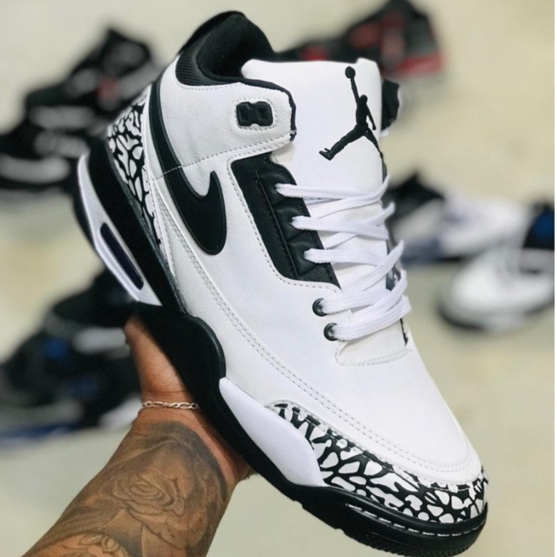 เทนนิสผู้ชาย Air Bulls 3 Radical Basketball