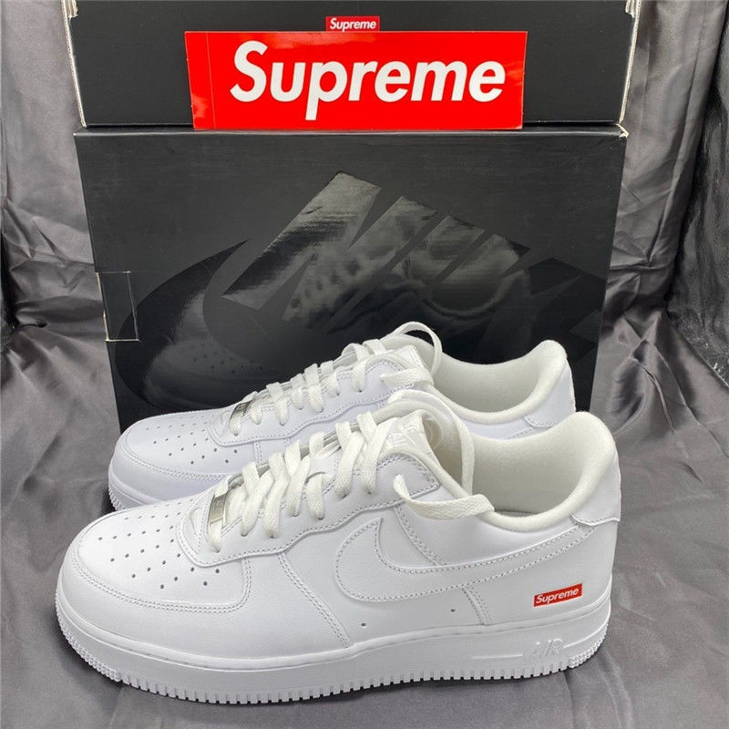 AF1 Air Force No. 1 ร่วมกับ Supreme Joker รองเท้าสำหรับทั้งผู้ชายและผู้หญิง