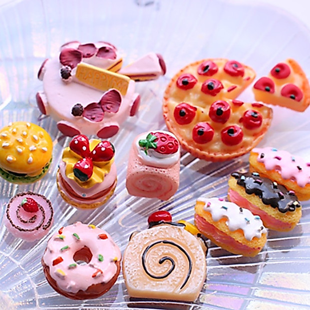 จําลองสตรอเบอร์รี่ขนมปังเค้กวันเกิดทําเองครีมกาวเคสโทรศัพท์ความงามวัสดุที่ทําด้วยมือเรซิ่นเครื่องประดับรองเท้าตกแต่ง