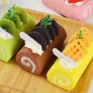 ของเล่นหยิก Squishy เค้กม้วนจำลอง อาหารจำลอง การดีดกลับช้า ช่วยคลายเครียด แม่เหล็กดูด
