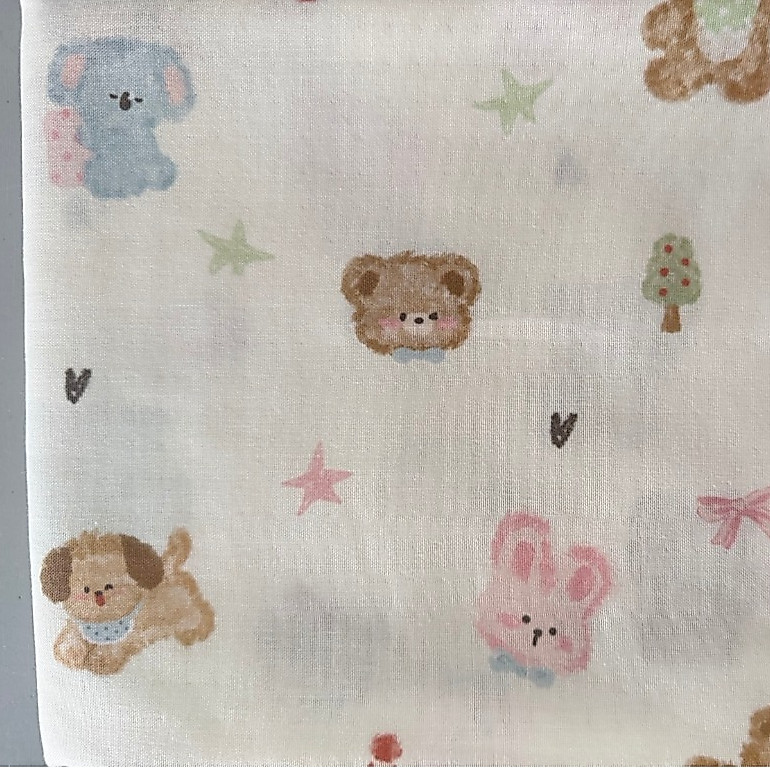 ผ้าคอตตอน 100% ทอโปร่ง ผ้าเมตร หน้ากว้าง 2.5 เมตร 98 นิ้ว ลาย Cute Pets เหมาะนำไปทำผ้าอ้อม ผ้าห่อตัวเด็กแรกเกิด