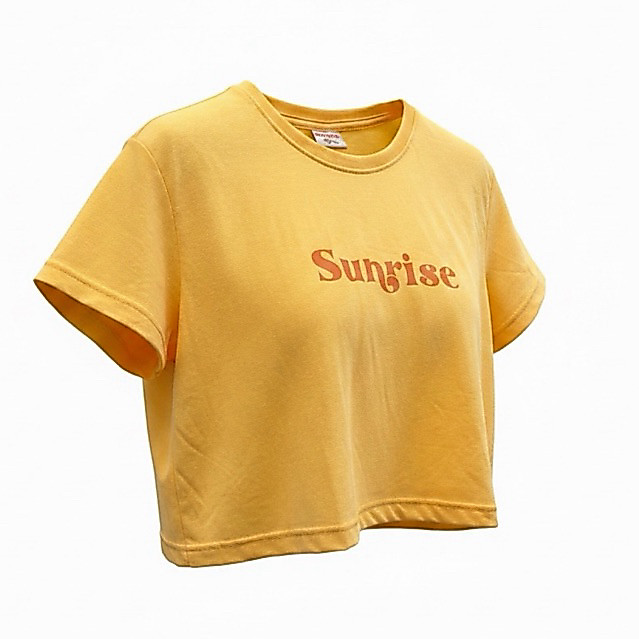 เสื้อยืด Sunrise (คอสีเหลือง ตามรูป) มีเฉพาะไซส์ LXL นะคะ ผ้าบางเบาใส่สบาย