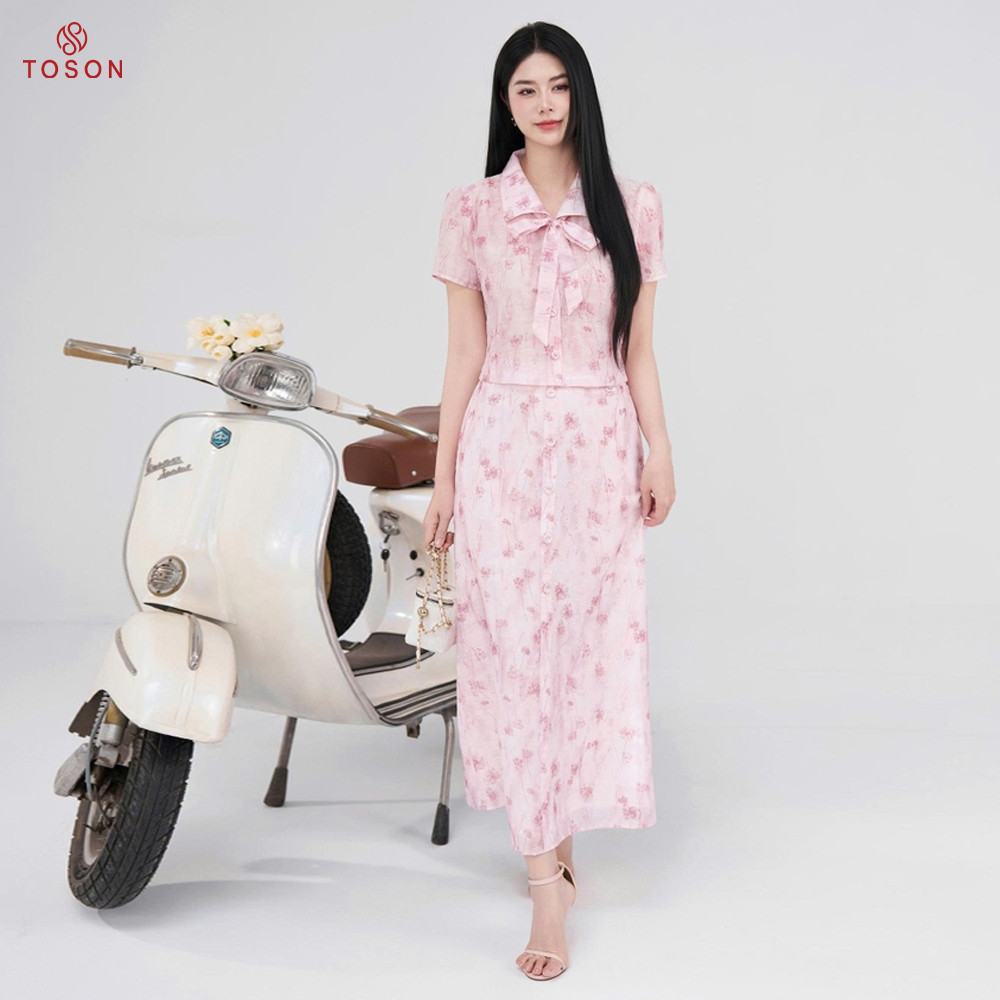 ชุดพิมพ์ลายดอกไม้กุหลาบ : เสื้อคอปกโบว์ + บาน CV B1323H95 Toson