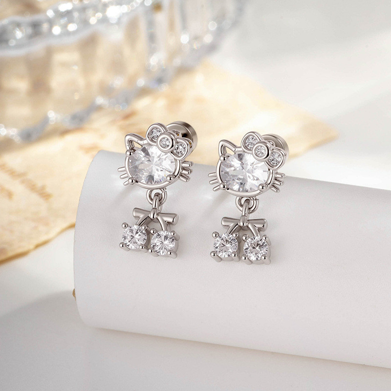 ใหม่ Sweet Girly สไตล์ Micro-Inlaid Zircon Cat Head Niche ต่างหูเหล็กไทเทเนียมกระดูกอ่อนเจาะต่างหู