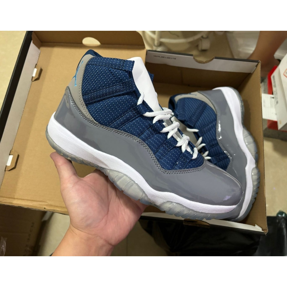 ชุดรองเท้า Air Jordan 11 Retro Concord สีดําขาวสําหรับผู้ชาย มีไซส์ US7.5 ถึง US13