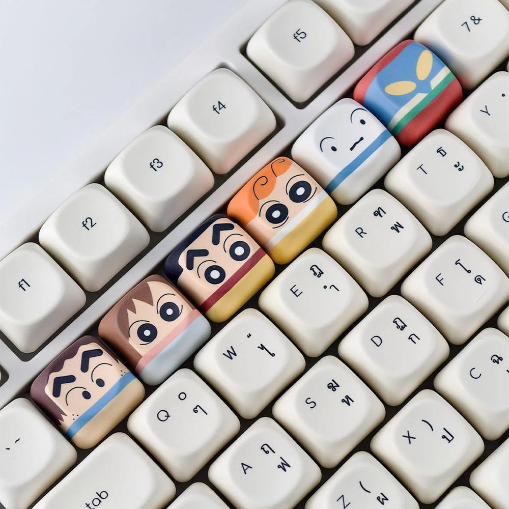 Crayon Shin-Chan Keycaps 6pcs PBT MOA โปรไฟล์น่ารักการ์ตูน Wooting Aula F75 Rk100 รอบ Keycaps Dye Sublimation Shinchan Misae Hiroshi Himawari Shiro Action Kamen Keycap