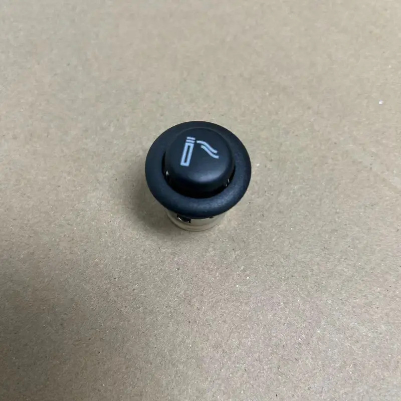 สําหรับ Audi A6L C6 C7 A4L Q5 Q7 A8 A5 VW Magotan รถแกนบุหรี่ปลั๊กบุหรี่