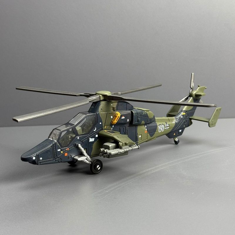 Xujia เยอรมัน Tiger สไตล์ EC665 เฮลิคอปเตอร์ติดอาวุธ 1: 72 เครื่องบินรุ่นกาวฟรี Pre-Color ประกอบเครื