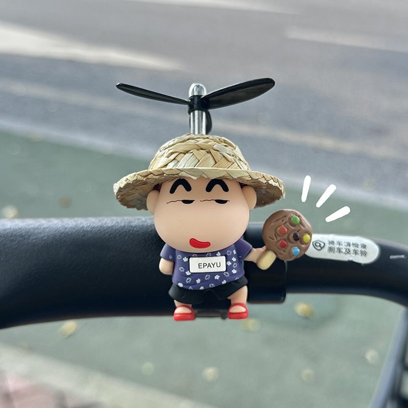 หมวกฟางน่ารัก Crayon Shin-Chan Windmill ไม้ไผ่ Dragonfly รถยนต์ไฟฟ้าขนาดเล็ก Windmill เครื่องประดับจ