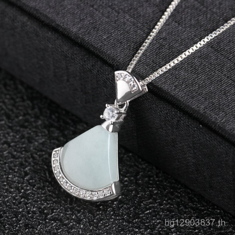 S925 เงิน A-ผลิตภัณฑ์เครื่องประดับคอแฟชั่นข้าวเหนียวกระโปรงขนาดเล็กหญิงฝังหยกจี้ธรรมชาติจี้สร้อยคอ W