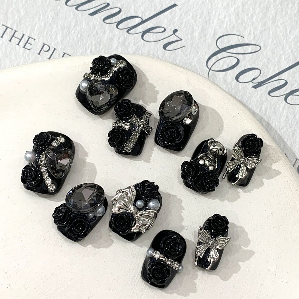 ทําด้วยมือบริสุทธิ์สวมใส่สีดําเข้มสีดําเล็บสั้นสาวร้อนเล็บสําเร็จรูปหวานเย็นแพทช์พรีเมี่ยมถอดมือ WJZ