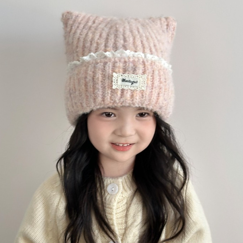 NANSI เด็กน่ารักหูแมวถักหมวกฤดูใบไม้ร่วงฤดูหนาวที่อบอุ่นสาวลูกไม้ป้ายหมีป้องกันหูเสื้อสวมหัวหมวก