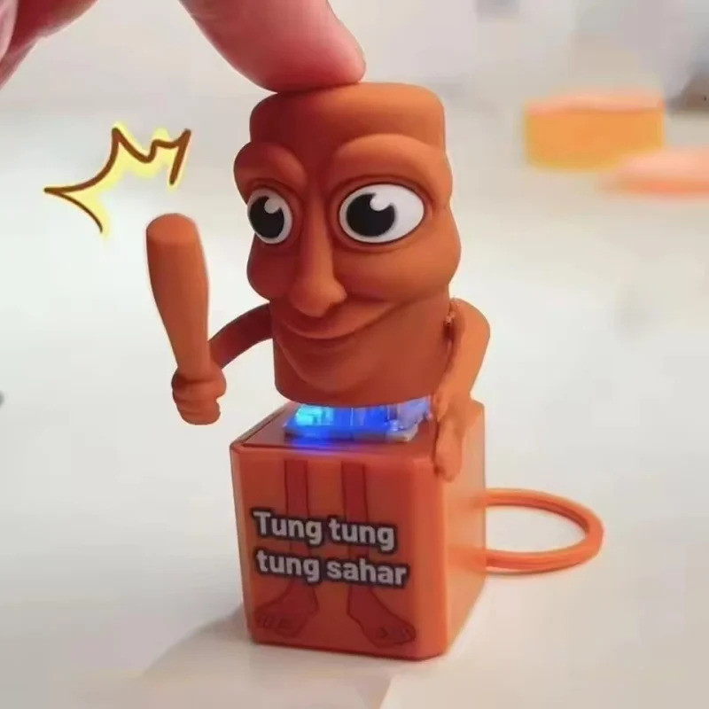 ใหม่ พวงกุญแจไม้รูปแท่งไม้ Tungtungtung พร้อมจี้เรืองแสง - ของขวัญตกแต่งอนิเมะ