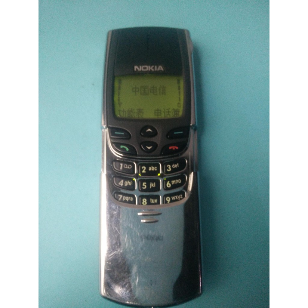 มือสอง n0kia Nokia 8810 โทรศัพท์มือถือเก่าดั้งเดิมใช้มือถือ 4g รูปลักษณ์การ์ด 70% ใช้ปกติ