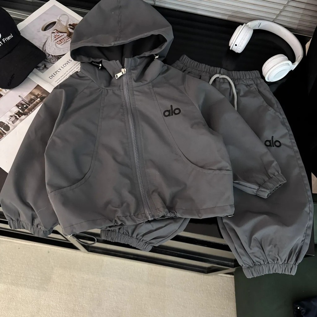 เด็กสูท ปี 2025 สไตล์ใหม่ สำหรับทั้งชายและหญิง เซ็ตสองชิ้นประกอบด้วยเสื้อลำลองและกางเกง