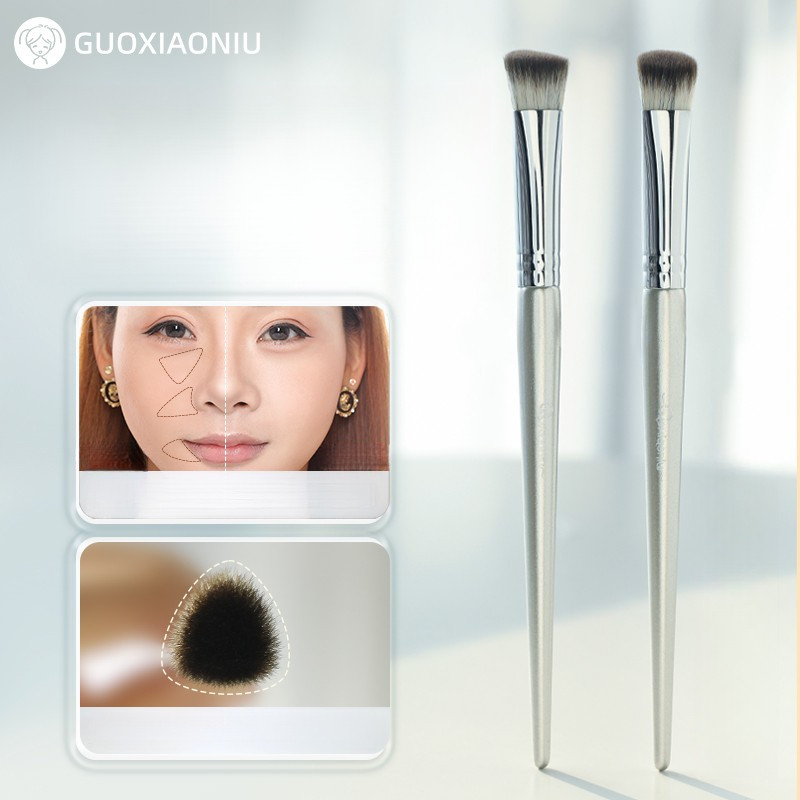 GUOXIAONIU แปรงไฮไลท์ แปรงสามเหลี่ยมมุม แปรงไฮไลท์ แปรงคอนซีลเลอร์ Face Brightening Brightening แปรง Tear Ditch แปรงคอนซีลเลอร์