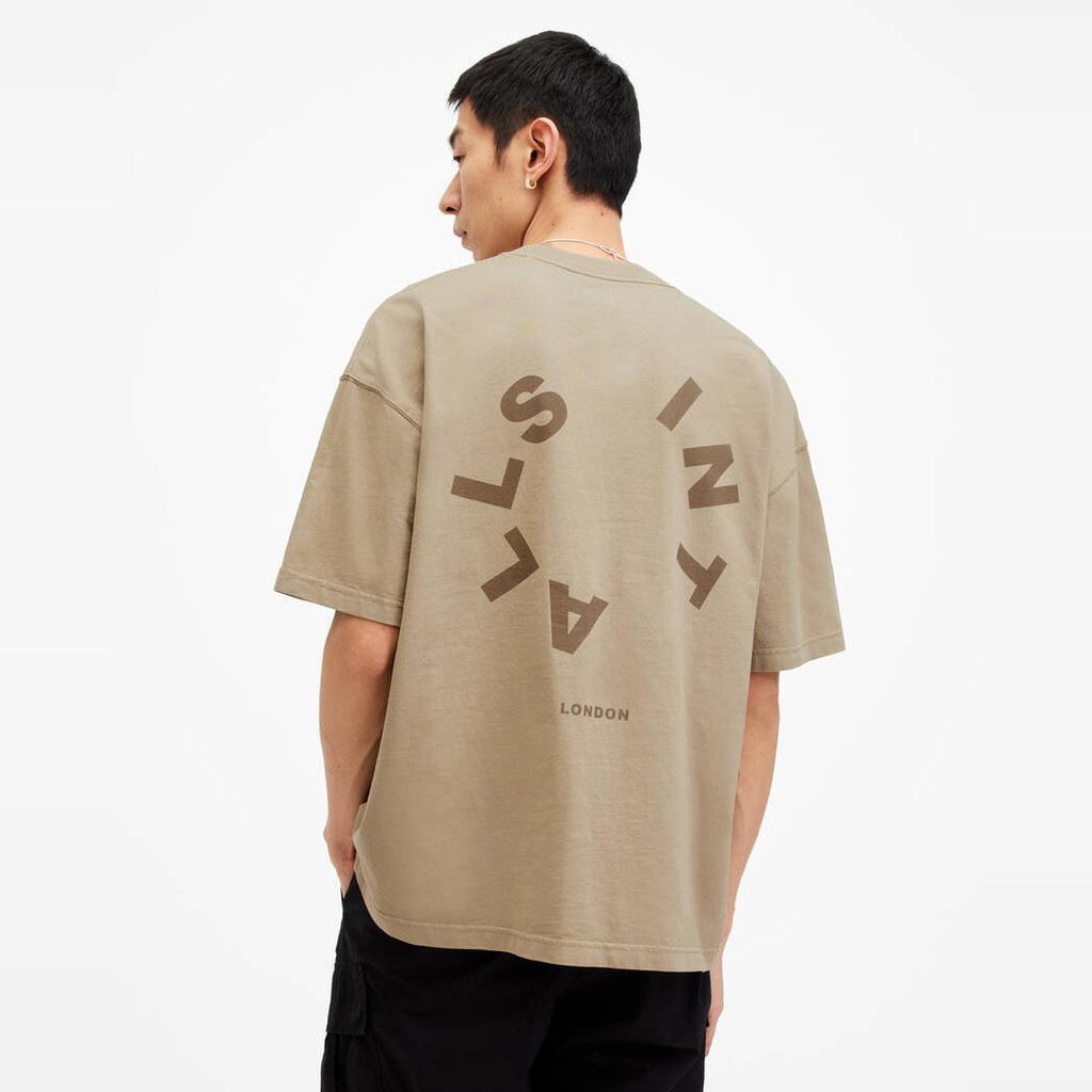 เสื้อสไตล์อเมริกันสำหรับผู้ชาย ไซส์ใหญ่มีคอปอมและแขนสั้น ลายเซ็นต์แบบนักบุญ คุณภาพสูง เสื้อยืดทรงหลวม