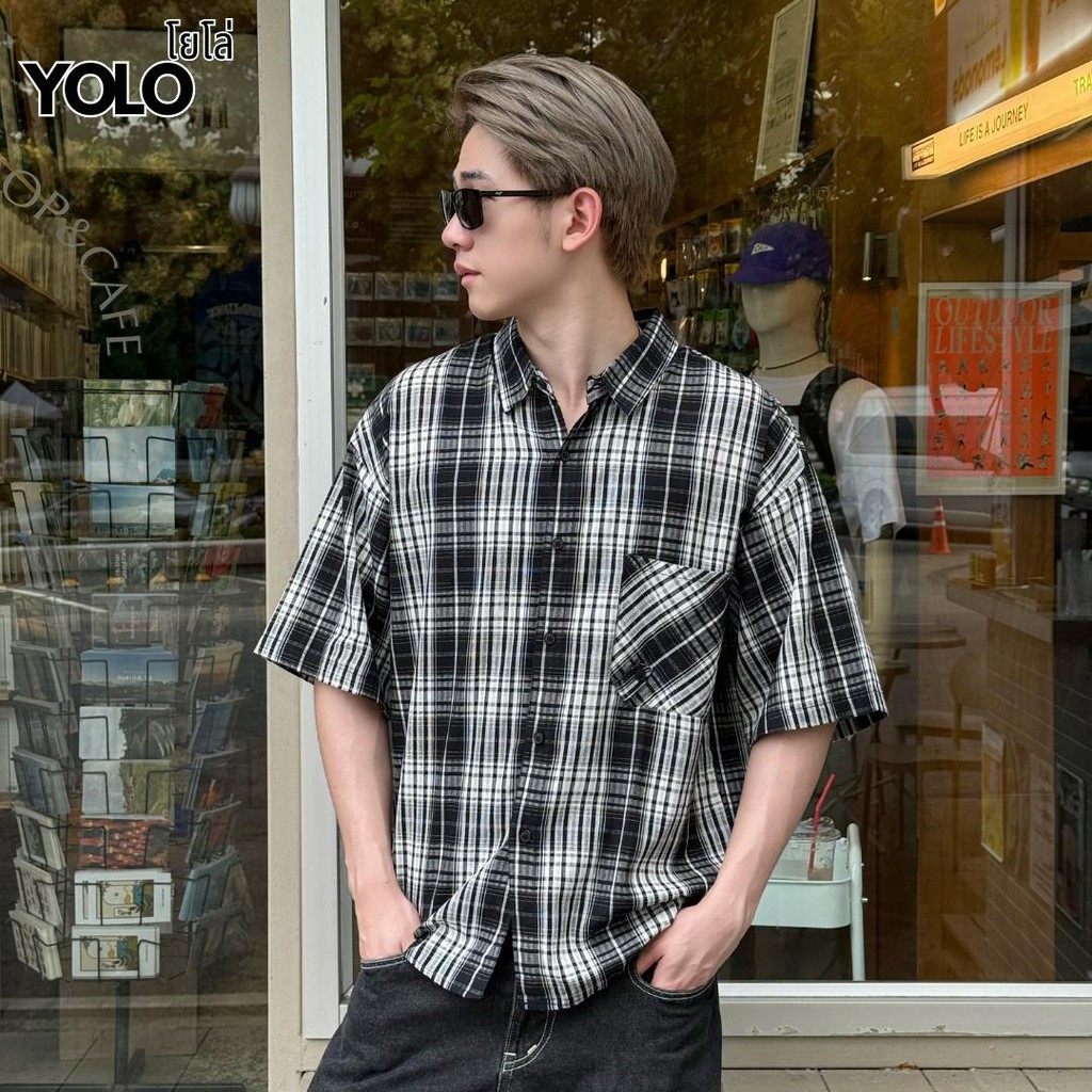YOLO เสื้อเชิ้ต OVERZISE เสื้อเชิ้ตผู้ชาย เสื้อเชิ้ตลายทาง แขนสั้น ติดกระดุมหน้า Y252363 ราคา ถูกที่สุด ดีลบีเคเค แกลเลอรีภาพที่ 3