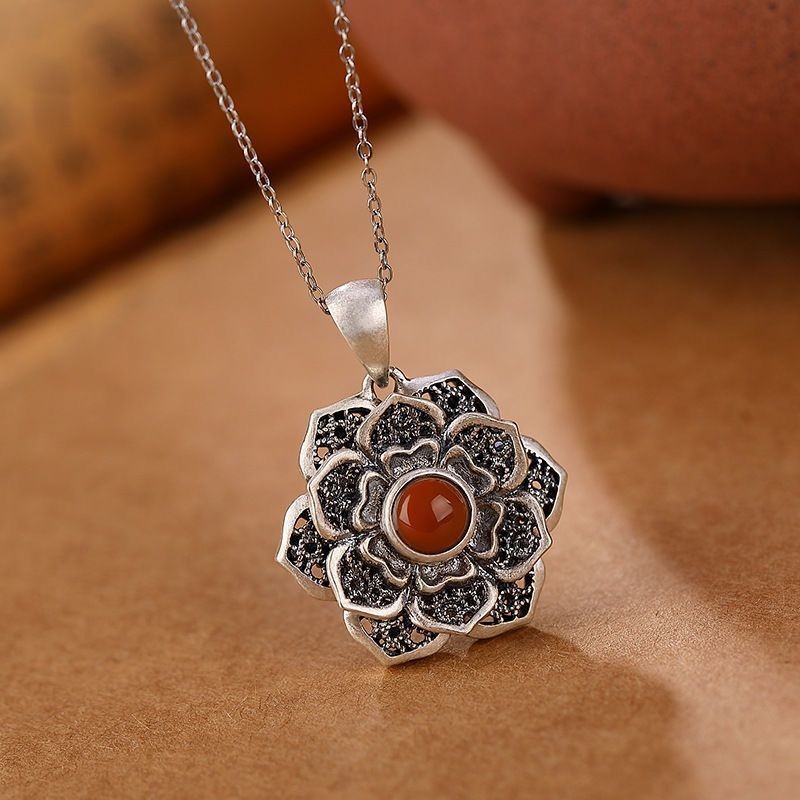 เงินสเตอร์ลิง S999 Lotus Hollow Retro ที่ไม่ซ้ํากันหกตัวอักษร Mantra Lotus จี้คลาสสิกสไตล์สุภาพสตรีส