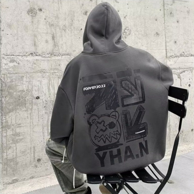 M-8XL YHAN การ์ตูนหมีพิมพ์ Hoodie ผู้ชายสไตล์เกาหลี Casual Streetwear หลวม Fit Pullover พร้อมกระเป๋า