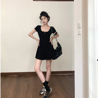 Bella Shop ชุดเดรสสีเทา คอวี แขนสั้น เซ็กซี่ ลดอายุ เอวเข้ารูป สไตล์พรีปปี้ กระโปรงสั้นทรงเอ พร้อมส่ง