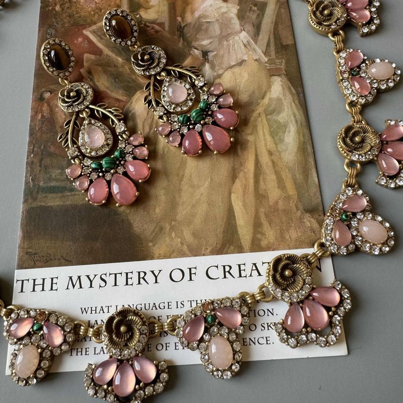 Temperament/ Western สไตล์ vintage Diamond-Studded Tiger Eye สี Heavy Industry สร้อยคอลูกปัด Niche C