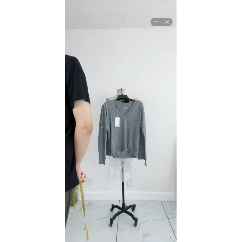 Zadig & Voltaire สเวตเตอร์สีเทาเล็ก วิงส์ดีไซน์ มีเนโรวูลล์ สำหรับท่านชาย