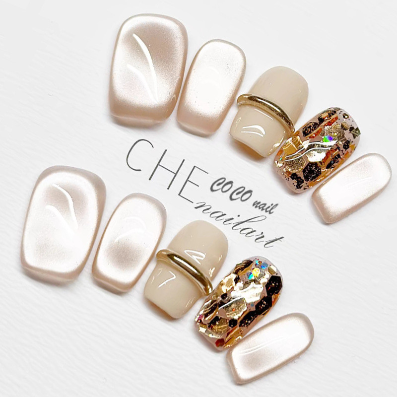มินิมัลหรูหราว🌟สีเบจ-ทอง มุกวงโลหะ เพชรสว่างเปล่งประกาย สติกเกอร์นิลอาร์ต สำหรับเล็บสี่เหลี่ยมสั้น ประจำวันขับขี่ได้ทุกสไตล์ ชุดเล็บสวมละเอียดอ่อน - รูปที่ 6