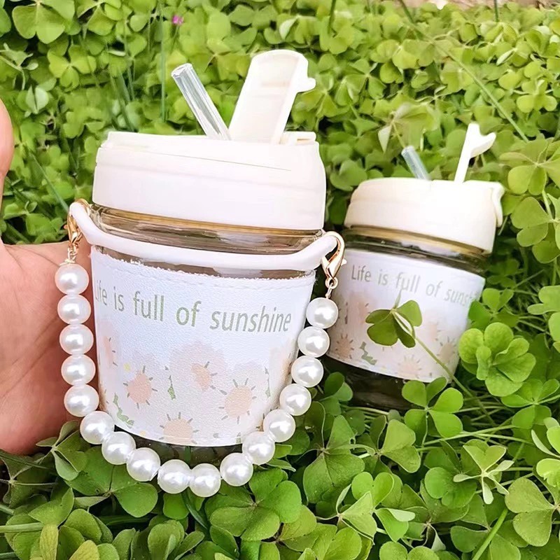 (สินค้าพร้อมส่งจากไทย) ขวดแก้วไข่มุก ลายดอกไม้ ขนาด 350 ml มีหูหิ้ว พร้อมปอกกันร้อนเย็น ให้ในตัว