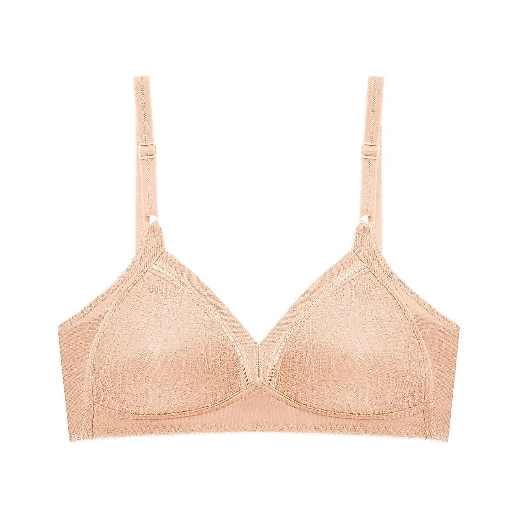 Triumph เสื้อชั้นในไม่มีโครงคัพทรงบาง รุ่น Form & Beauty 138 P 02 รหัส 10223260 สีครีม 00EP