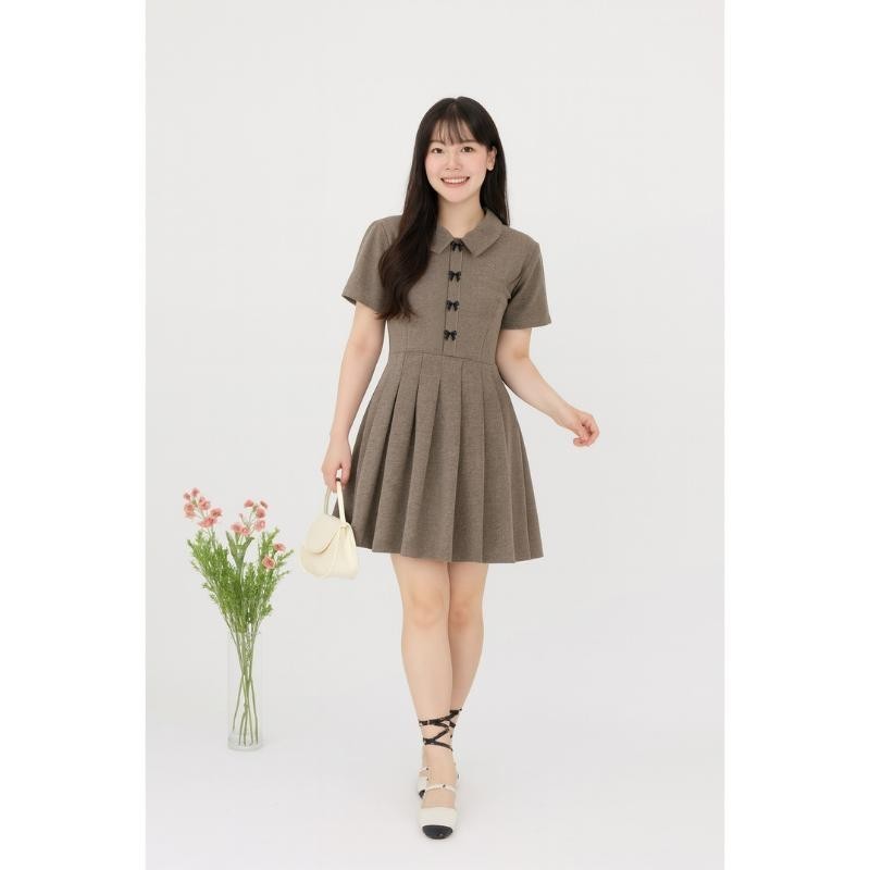 【S-5XL】 เดรสเกาหลีคอปกแขนสั้น ดีเทลโบว์สีดำ แต่งโบว์หลอก กระโปรงพลีท A-Line เอิร์ธโทนสุภาพ ใส่เรียนทำงานได้