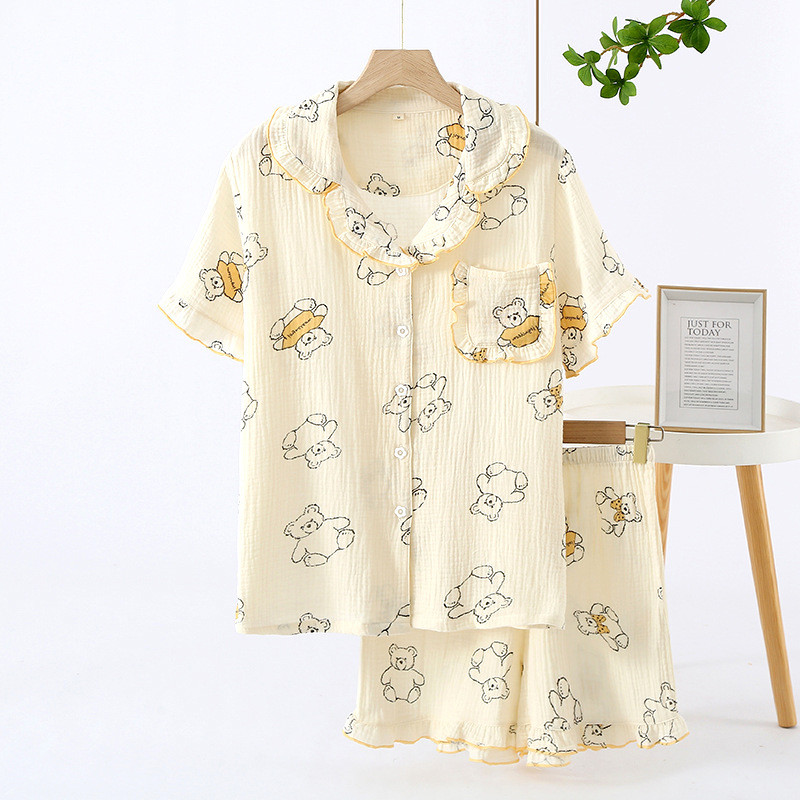 ชุดพักผ่อนลายการ์ตูนสำหรับเด็กหญิง ทำจากผ้าฝ้ายแท้ มีเสื้อแขนสั้นและกางเกงขาสั้น พร้อมคาร์ดิแกนน่ารั