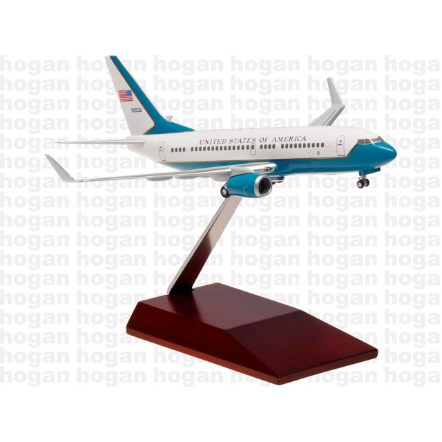 Hogan 1: 200 HG10254 US Air Force Boeing737-700 C-40C 50932 ฐานไม้