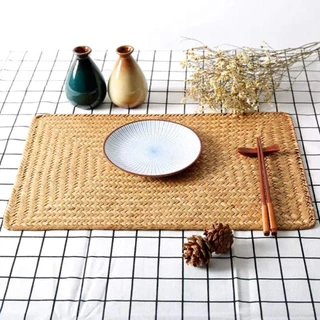 แผ่นรองจาน ผลิตจากผักกระจูด ถักทอแบบธรรมชาติ ขนาด 30x45cm ทนความร้อน ของแต่งบ้าน
