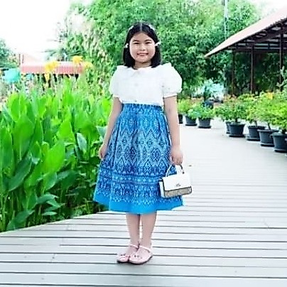 ชุดไทยเด็ก รุ่นเช็ตเสื้อครอปแขนตุ๊กตา กระโปรงจีบผ้าฝ้าย
