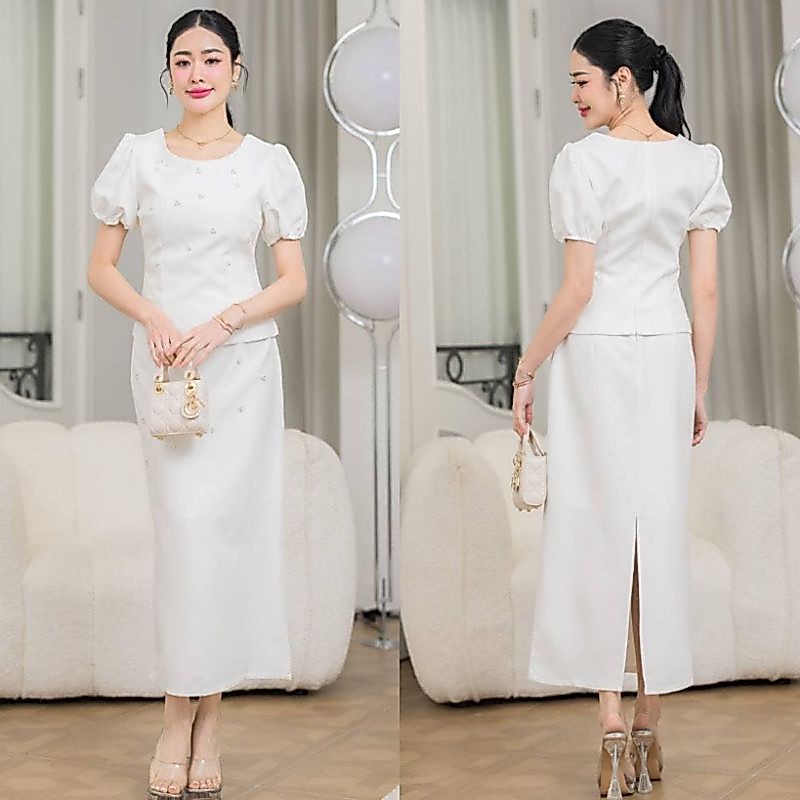 ป้าย Ananya เซ็ตเสื้อแขนพอง พร้อมกระโปรงยาว สีขาวปักมุก