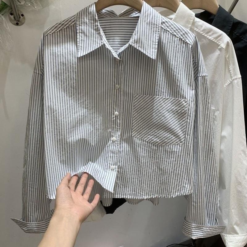 Chili Koko เสื้อเชิ้ตลำลองสำหรับผู้หญิง ดีไซน์เก๋ไก๋ เสื้อเชิ้ตลายทางแขนยาวสไตล์เกาหลีสำหรับฤดูใบไม้ร่วง w643