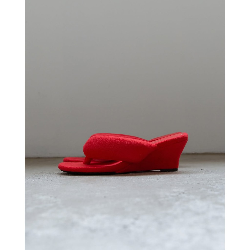 รองเท้าแตะแบนผู้หญิง ระบายอากาศดี พื้นนุ่มพิเศษ สวมใส่สบาย ใส่เดินนานไม่เมื่อย ใหม่ล่าสุด 2026