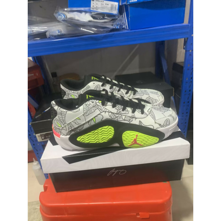 รองเท้า Air Jumpman Tatum 2 สำหรับผู้ชาย สีขาว/ดำ/เขียว